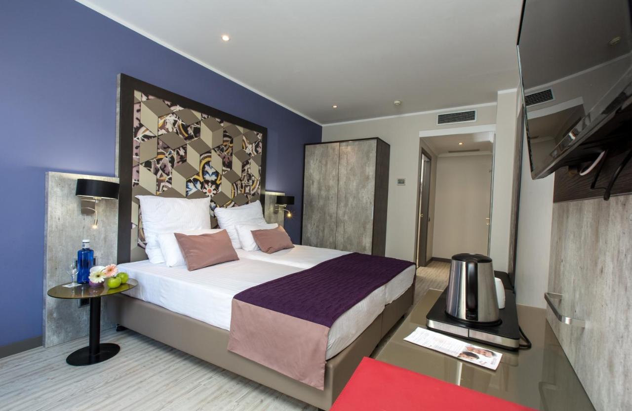 Leonardo Hotel Barcelona Las Ramblas Екстериор снимка
